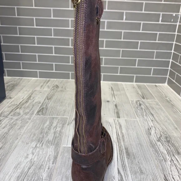 Women’s Donald J Pliner Vintage suede boots - Picture 4 of 15